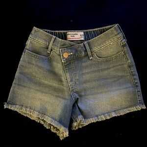 High-rise mini mom shorts | size 9/10 | Abercrombie Kids